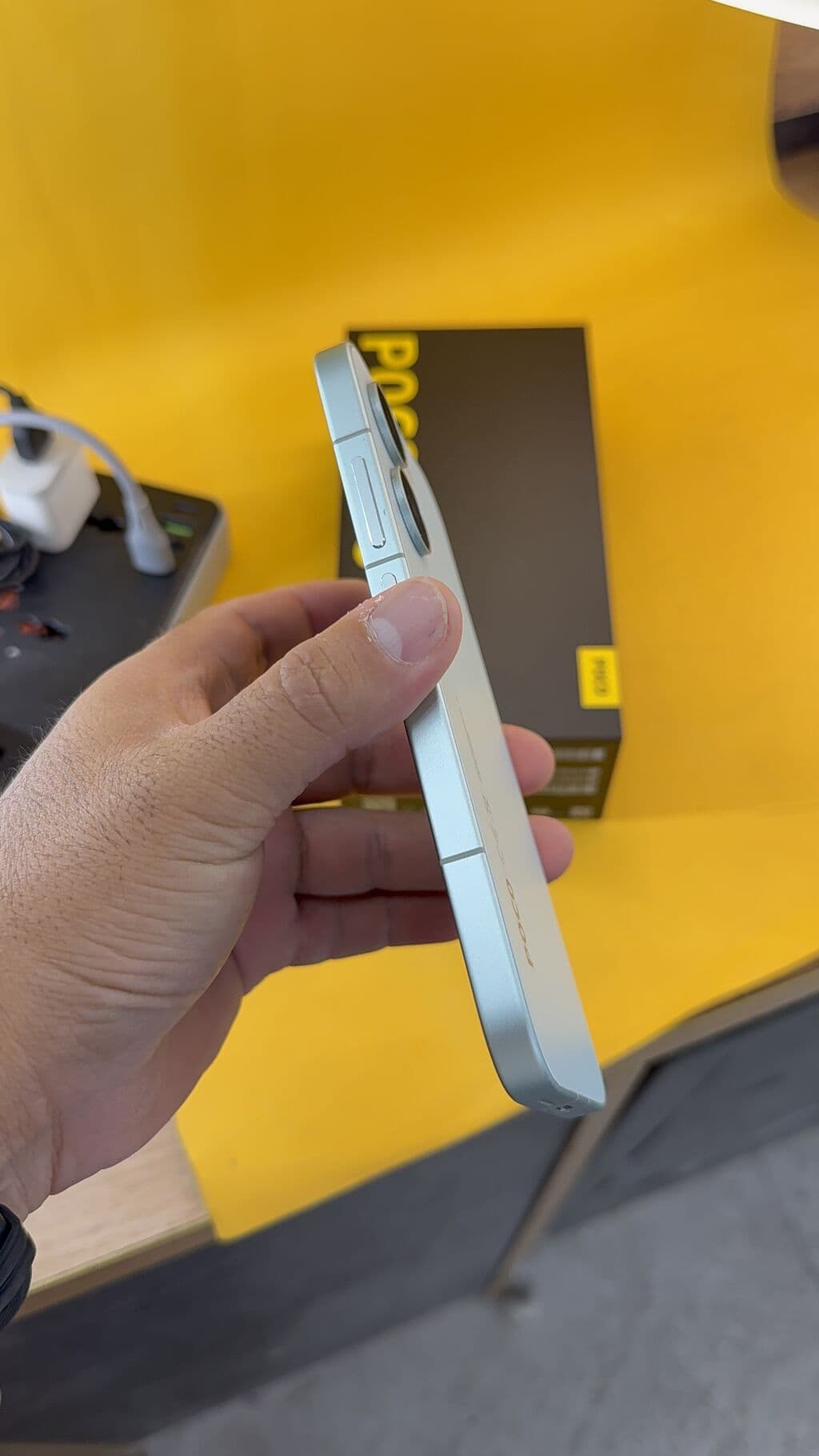 Poco X8 Pro, Б/у, 256 ГБ, 2 SIM, eSIM 11 из 15