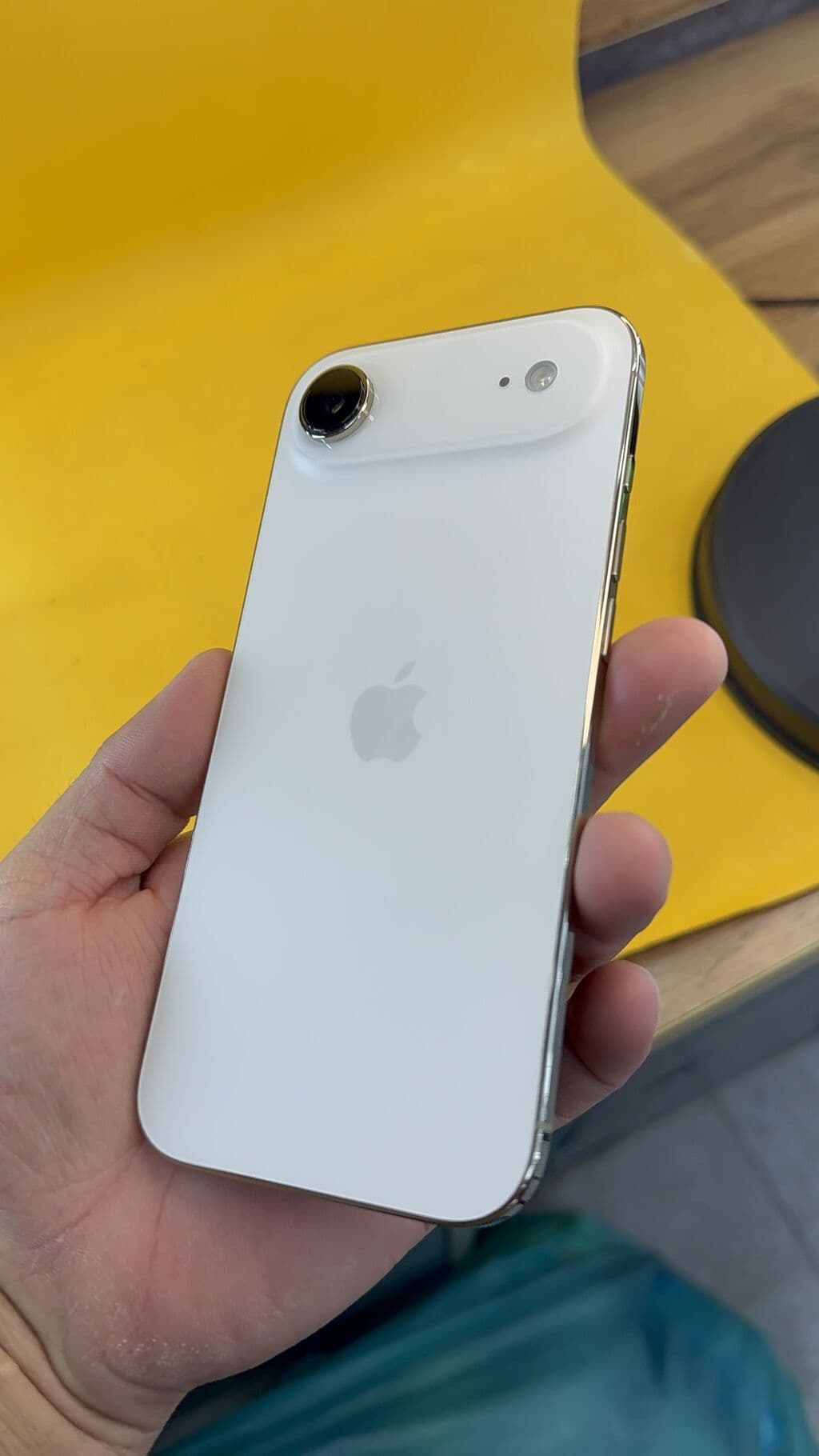 IPhone Air, Б/у, 256 ГБ, 92 % 8 из 10