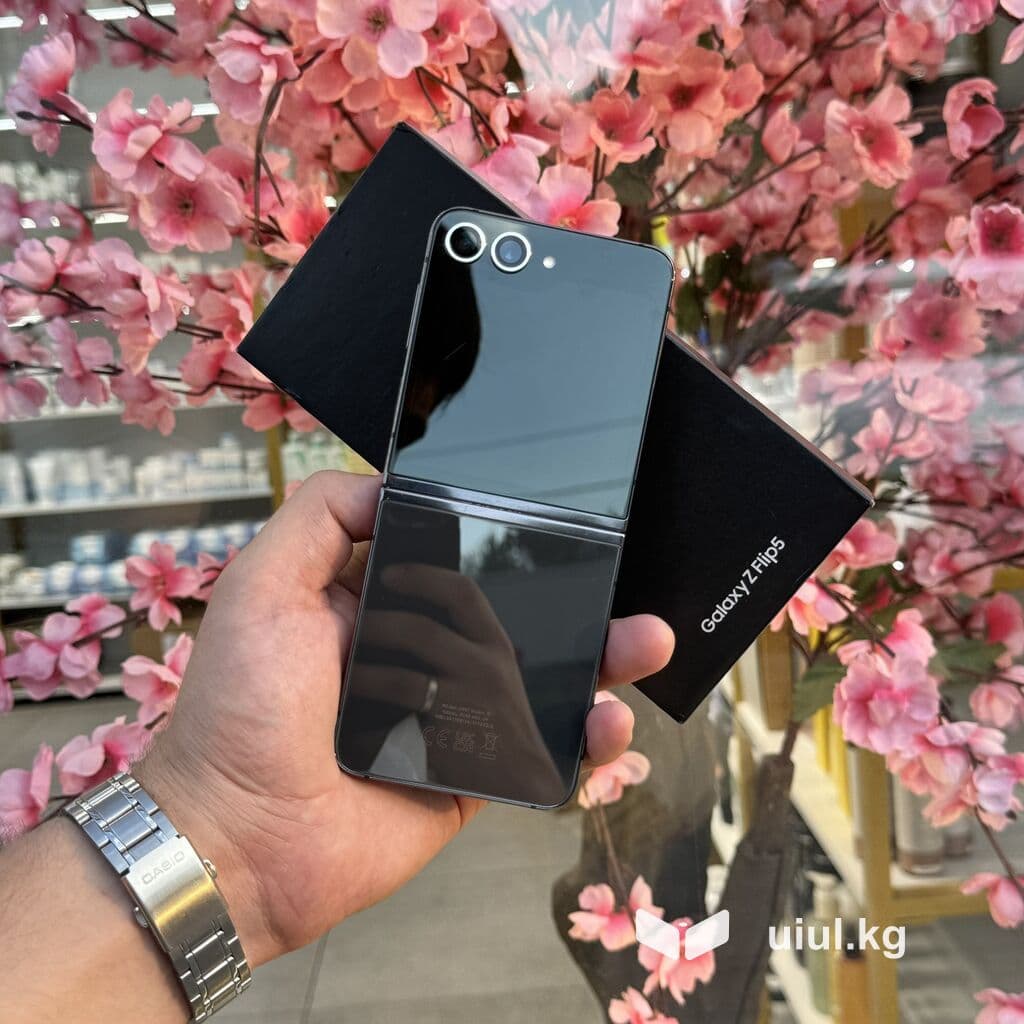Samsung Galaxy Z Flip 5, Б/у, 512 ГБ, цвет - Черный, 1 SIM, eSIM