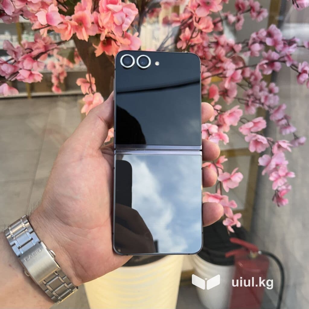 Samsung Galaxy Z Flip 5, Б/у, 512 ГБ, цвет - Черный, 1 SIM, eSIM 3 из 14