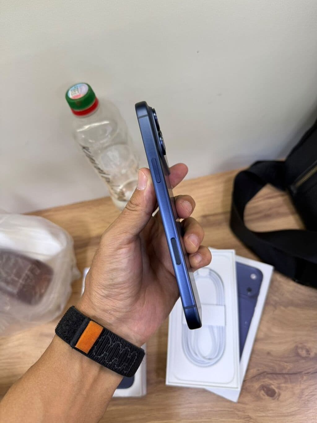IPhone 17 Pro Max, Новый, 256 ГБ, Синий, Коробка, 100 % 4 из 12