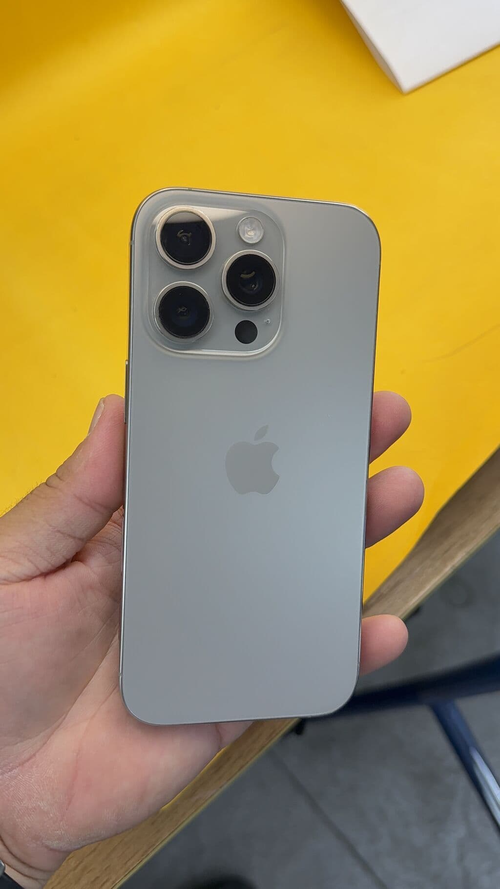IPhone 16 Pro, Б/у, 128 ГБ, 83 % 3 из 11