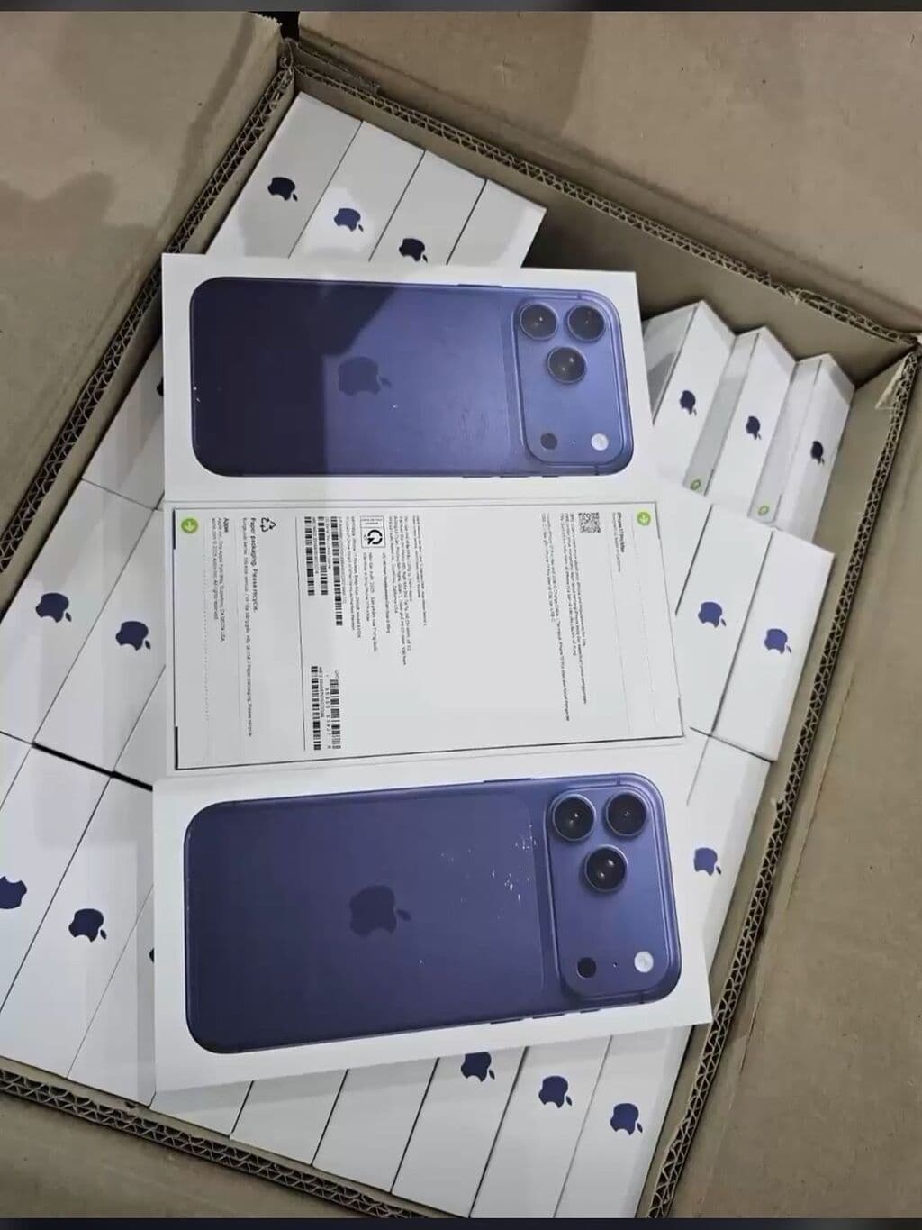 IPhone 17 Pro Max, Новый, 256 ГБ, Коробка, В рассрочку 3 из 6