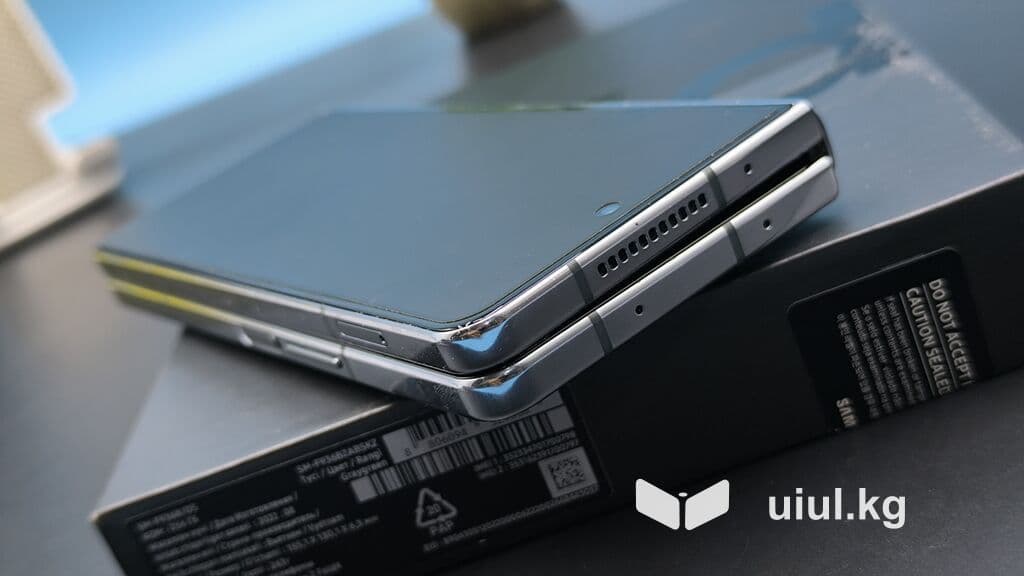 Samsung Galaxy Z Fold 4, Б/у, 256 ГБ, цвет - Серый, 2 SIM 8 из 16