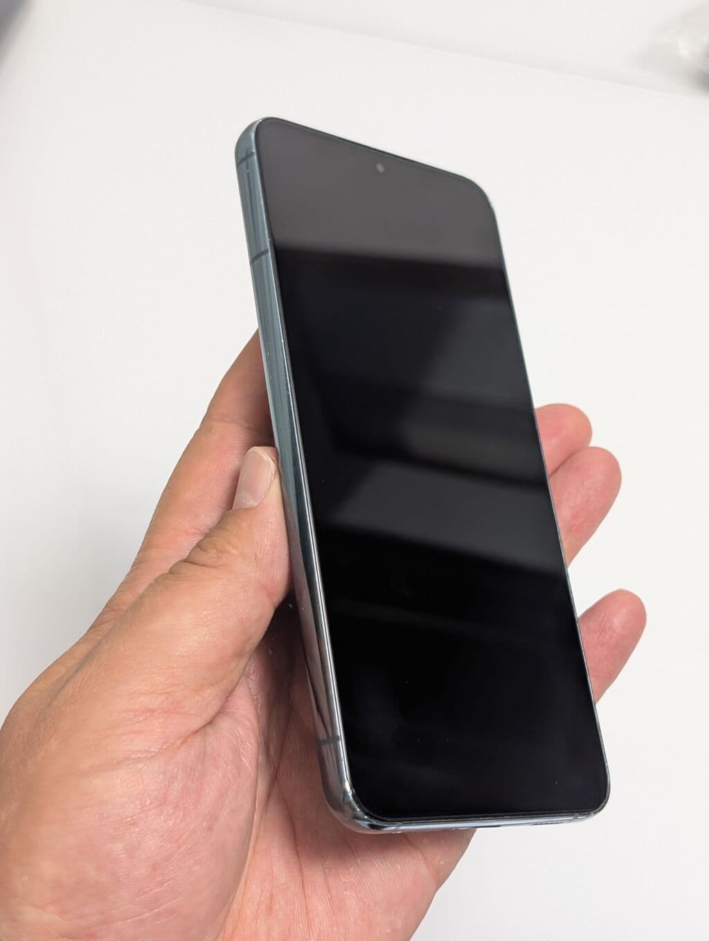 Samsung Galaxy S22 Plus, Б/у, 256 ГБ, цвет - Серый, 2 SIM 12 из 13