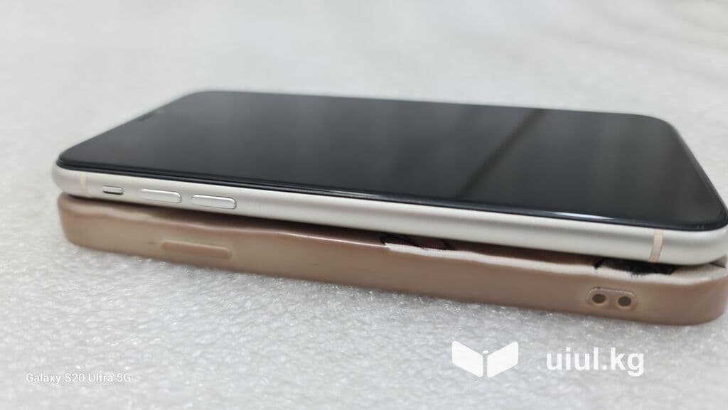 IPhone 11, Б/у, 64 ГБ, Белый, Чехол, 60 % 4 из 12