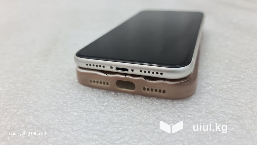 IPhone 11, Б/у, 64 ГБ, Белый, Чехол, 60 % 10 из 12