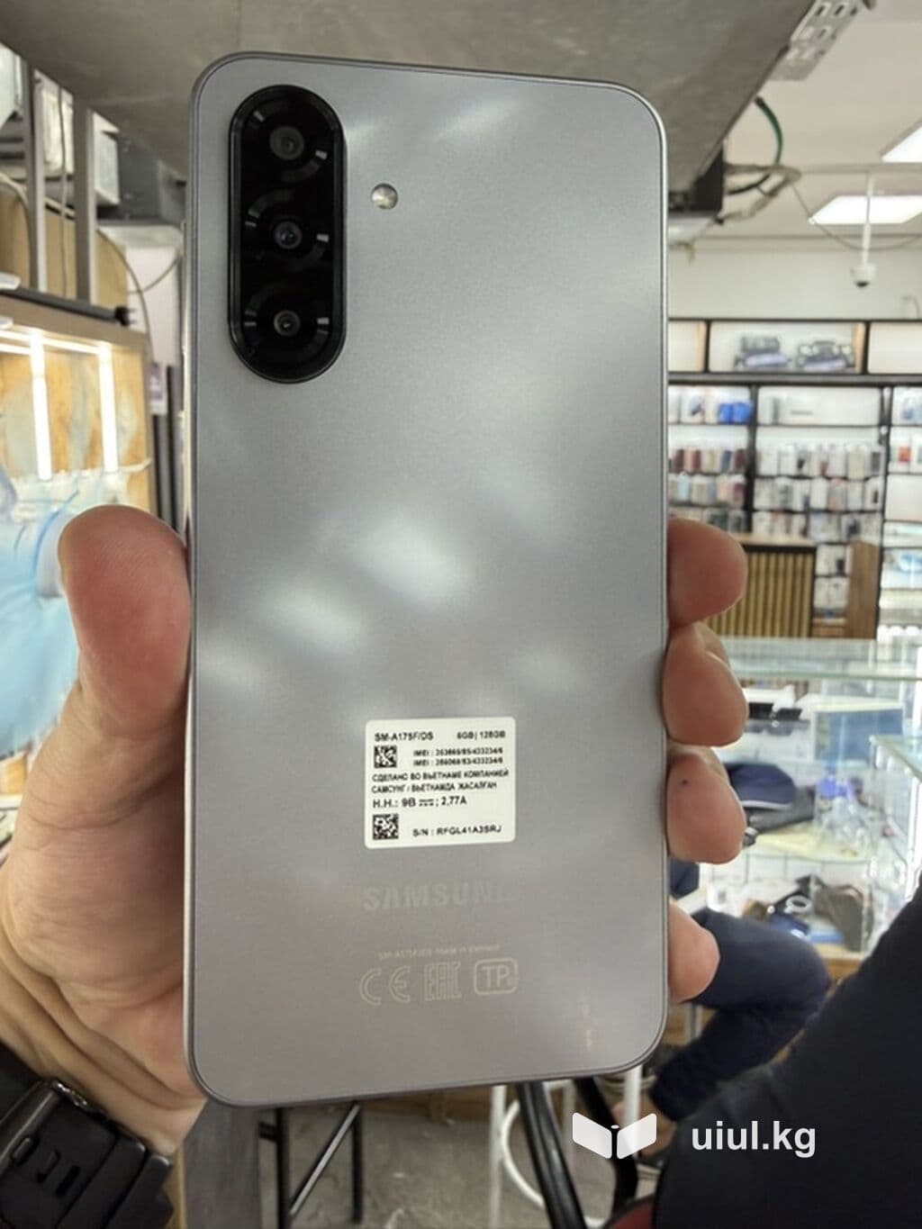 Samsung Galaxy A17 (модель SM-A175F/DS), цвет серебристый. Ключевые