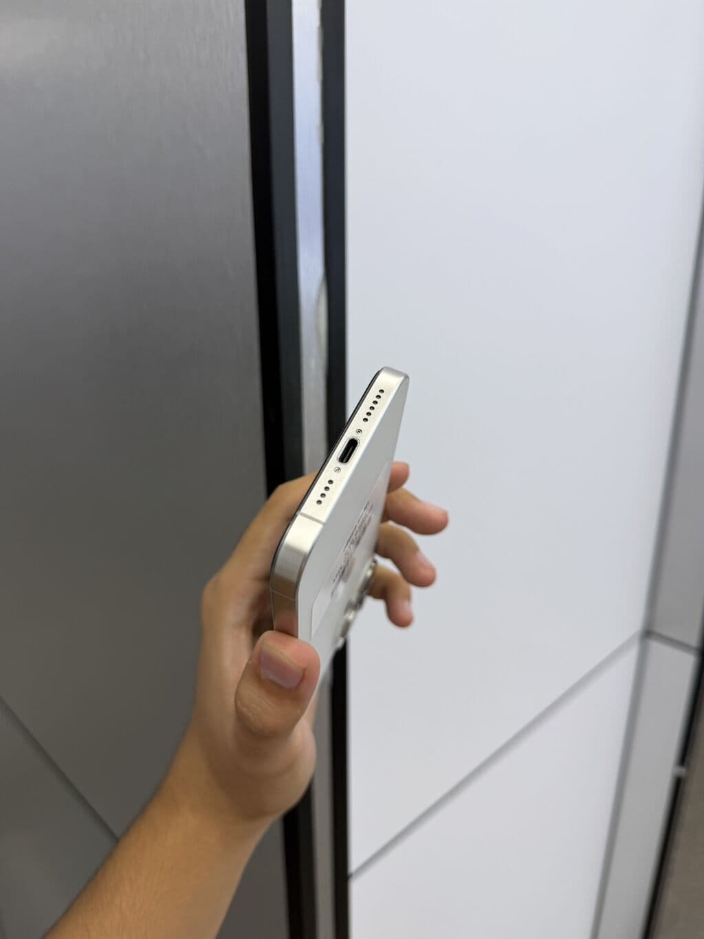 IPhone 15 Pro Max, Б/у, 256 ГБ, White Titanium, В рассрочку, 93 % 3 из 5