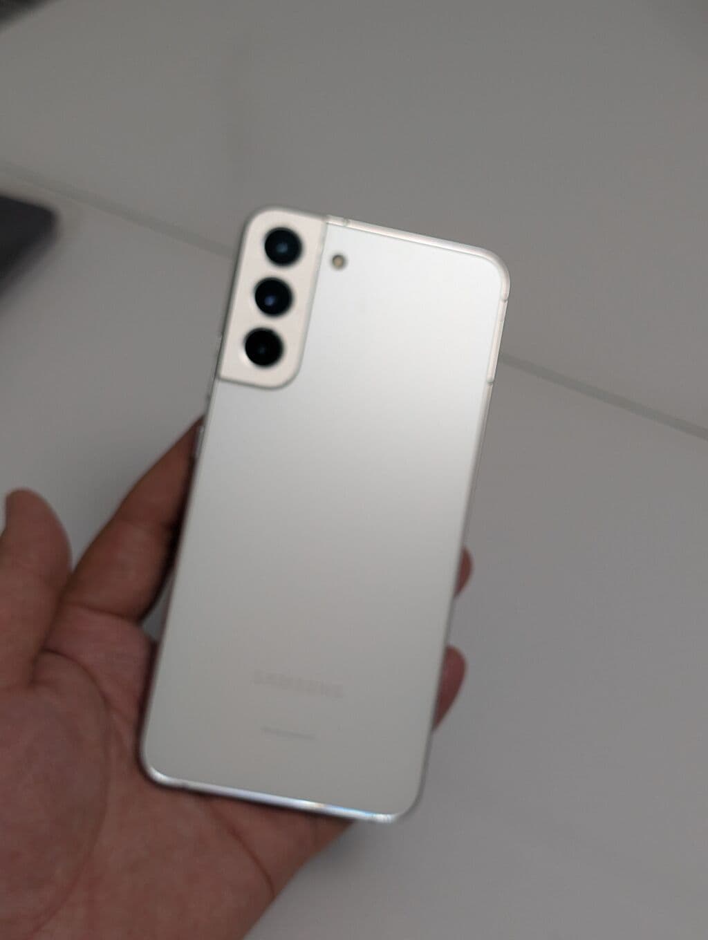 Samsung Galaxy S22 Plus, Б/у, 256 ГБ, цвет - Белый, 1 SIM, eSIM 7 из 12