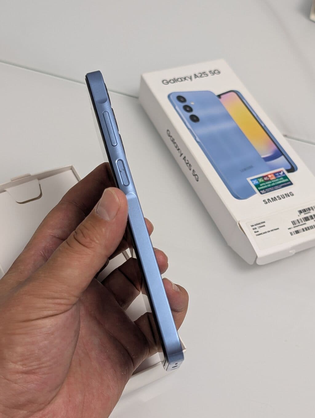 Samsung Galaxy A25, Б/у, 256 ГБ, цвет - Голубой, 2 SIM 2 из 10