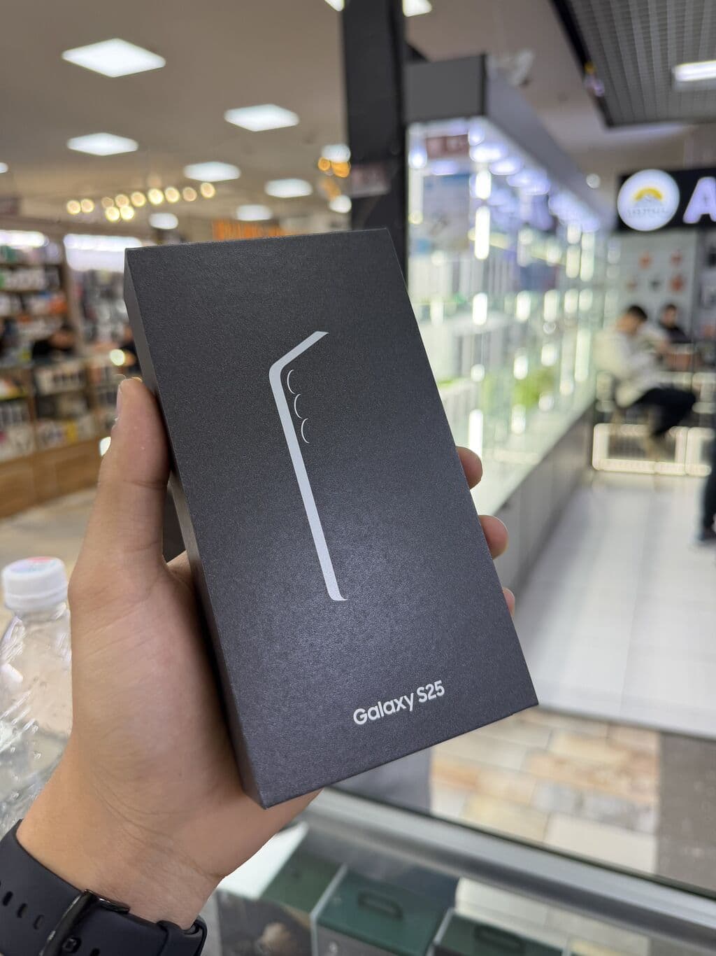 Samsung Galaxy S25, Новый, 128 ГБ, цвет - Серый, В рассрочку, 1 SIM, eSIM