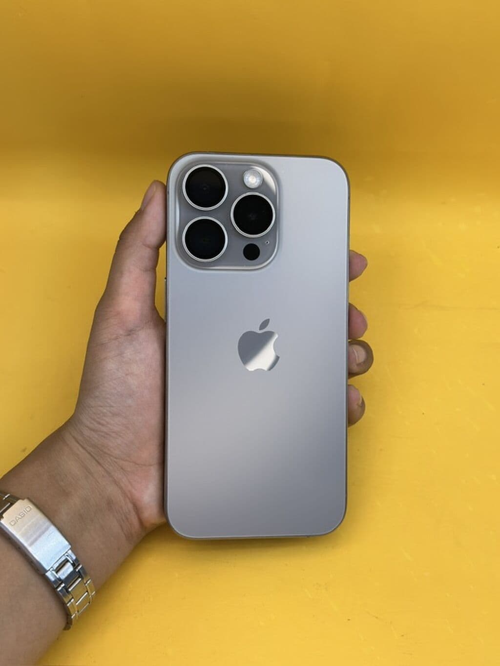 IPhone 15 Pro, Б/у, 256 ГБ, Natural Titanium, В рассрочку, 81 %