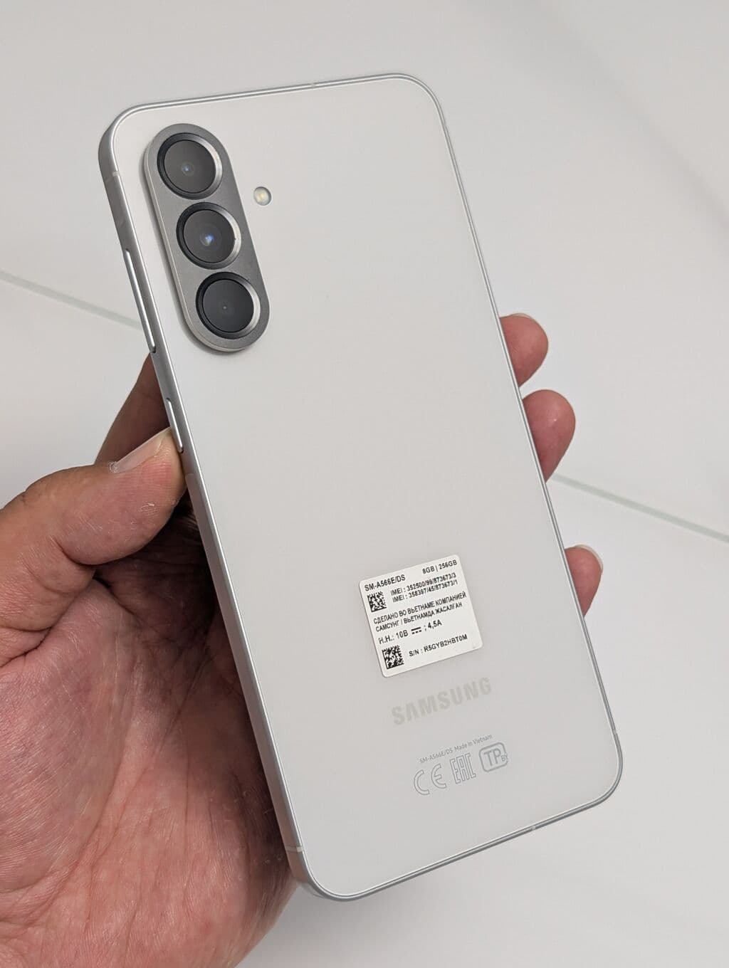 Samsung Galaxy A56 5G, Б/у, 256 ГБ, цвет - Белый, 2 SIM