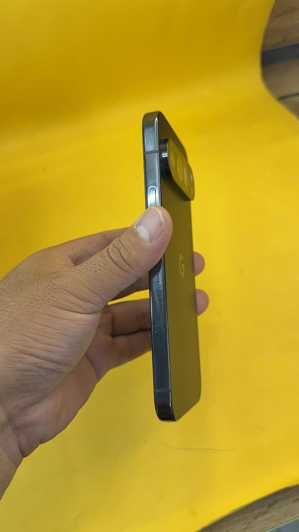 Google Pixel 9 Pro, Б/у, 512 ГБ, 1 SIM, eSIM 2 из 12