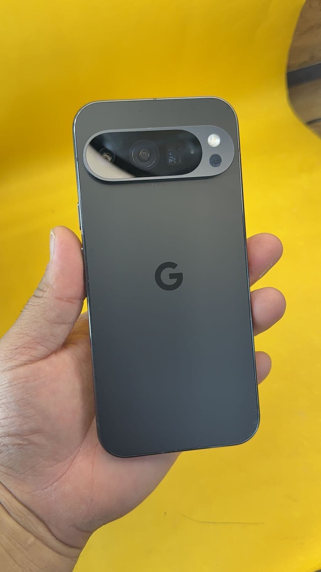 Google Pixel 9 Pro, Б/у, 512 ГБ, 1 SIM, eSIM 6 из 12
