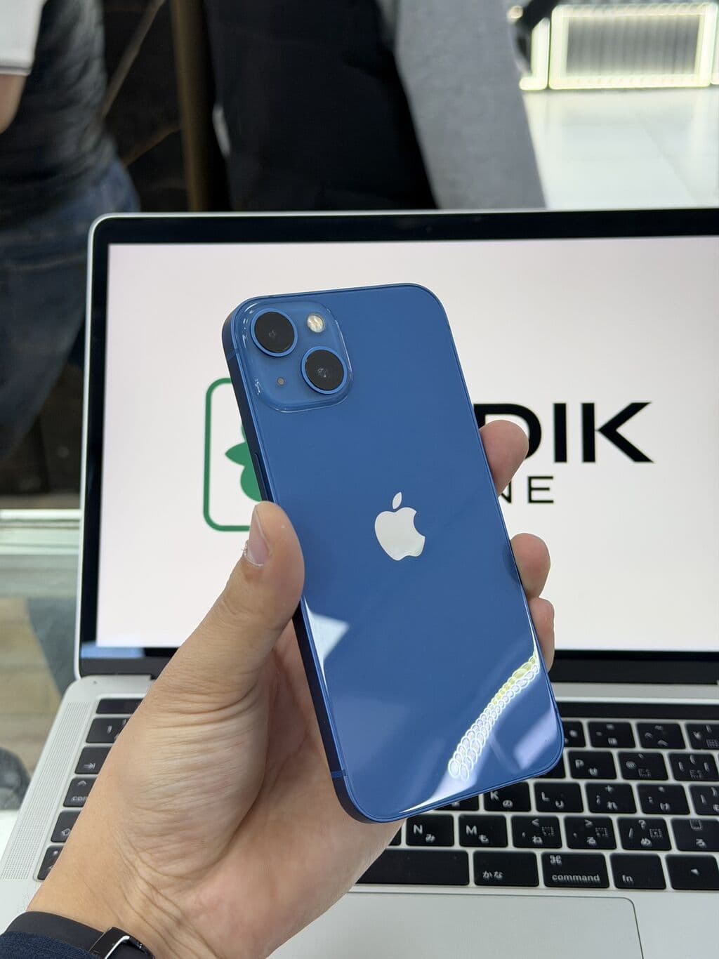 IPhone 13, Б/у, 128 ГБ, Синий, Защитное стекло, Чехол, В рассрочку, 89 %