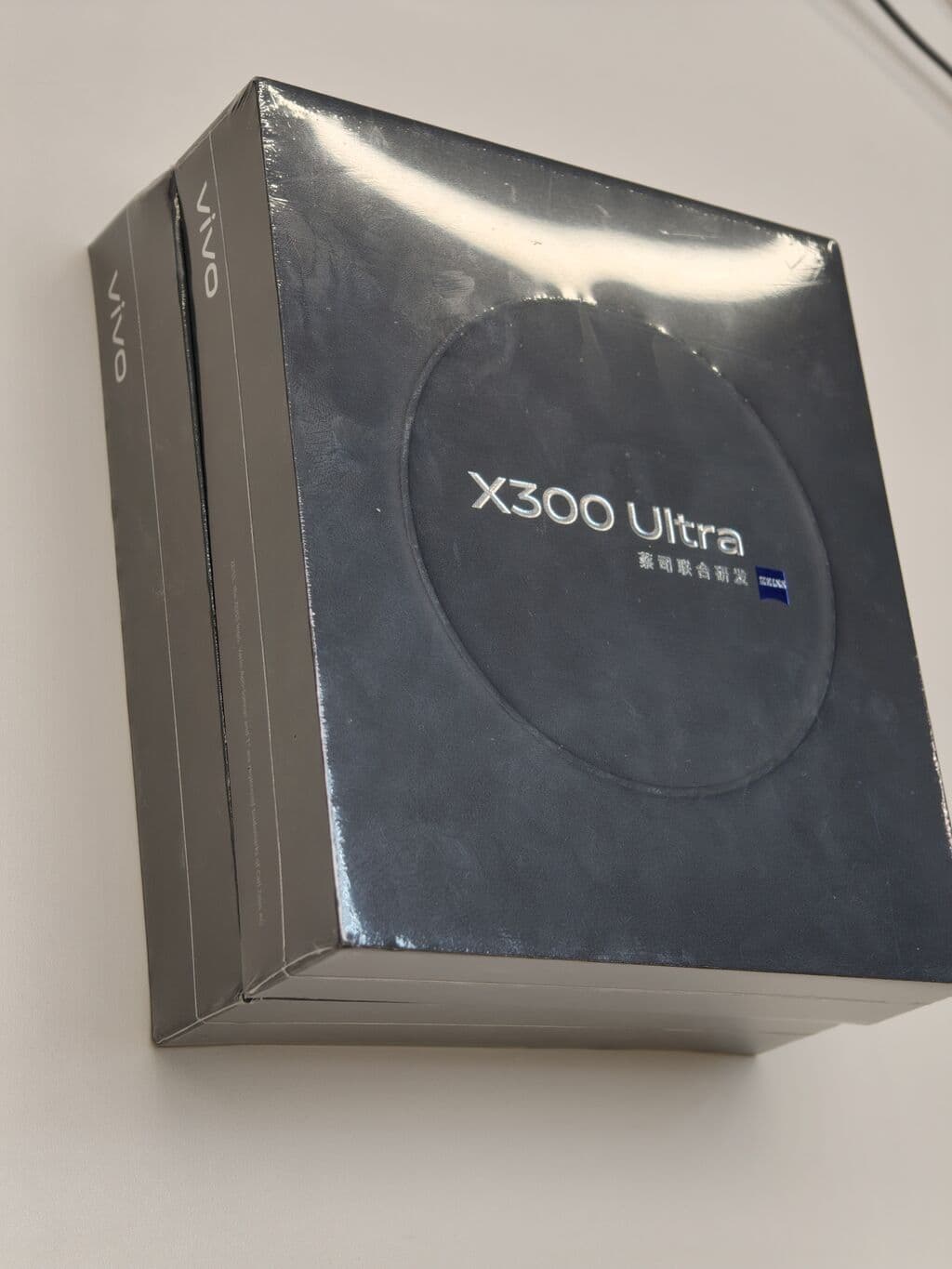 Vivo X300 Ultra, Новый, 512 ГБ, цвет - Белый, eSIM, 2 SIM