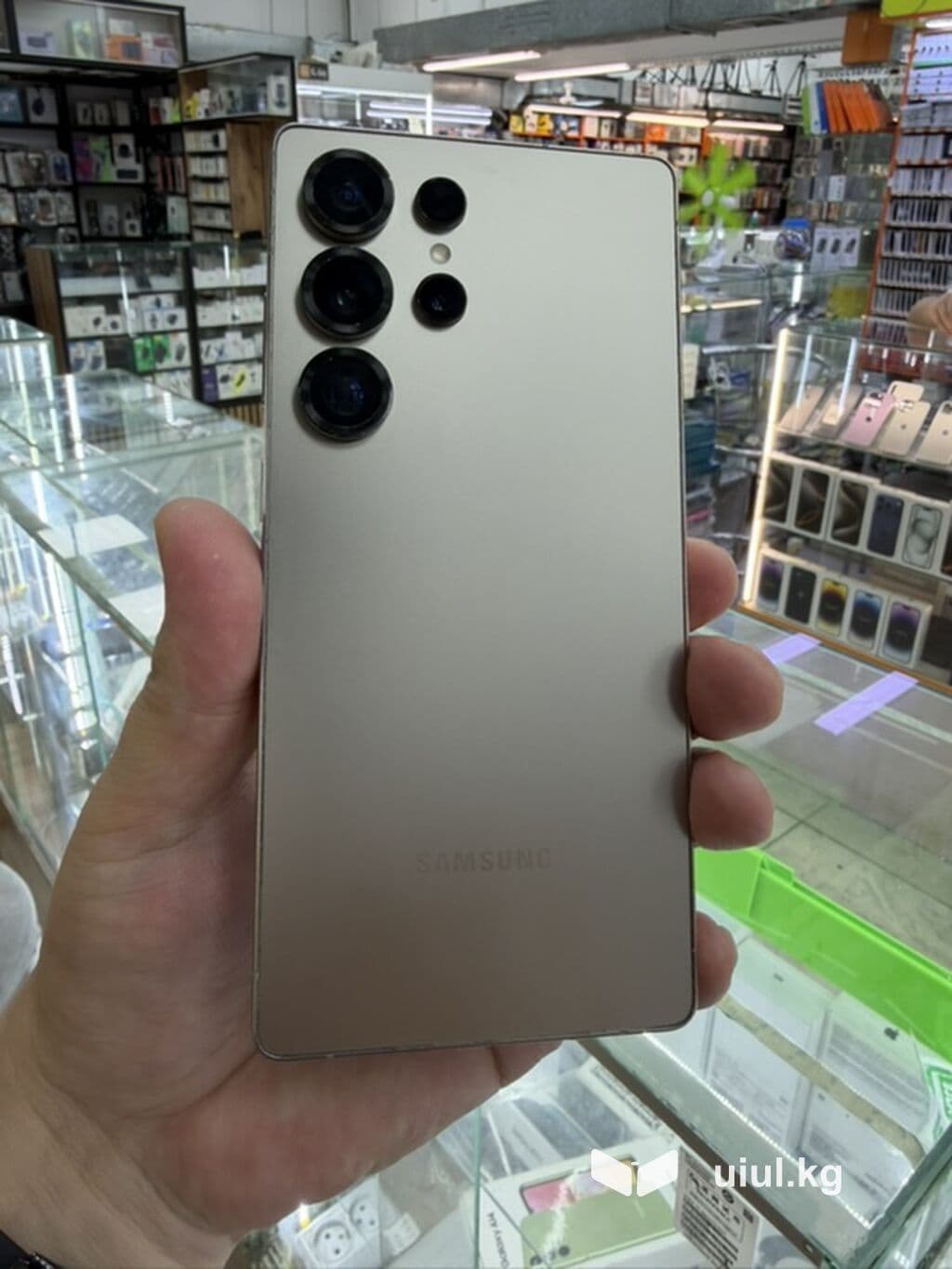 Samsung Galaxy S25 Ultra (модель SM‑S918B/DS) в цвете