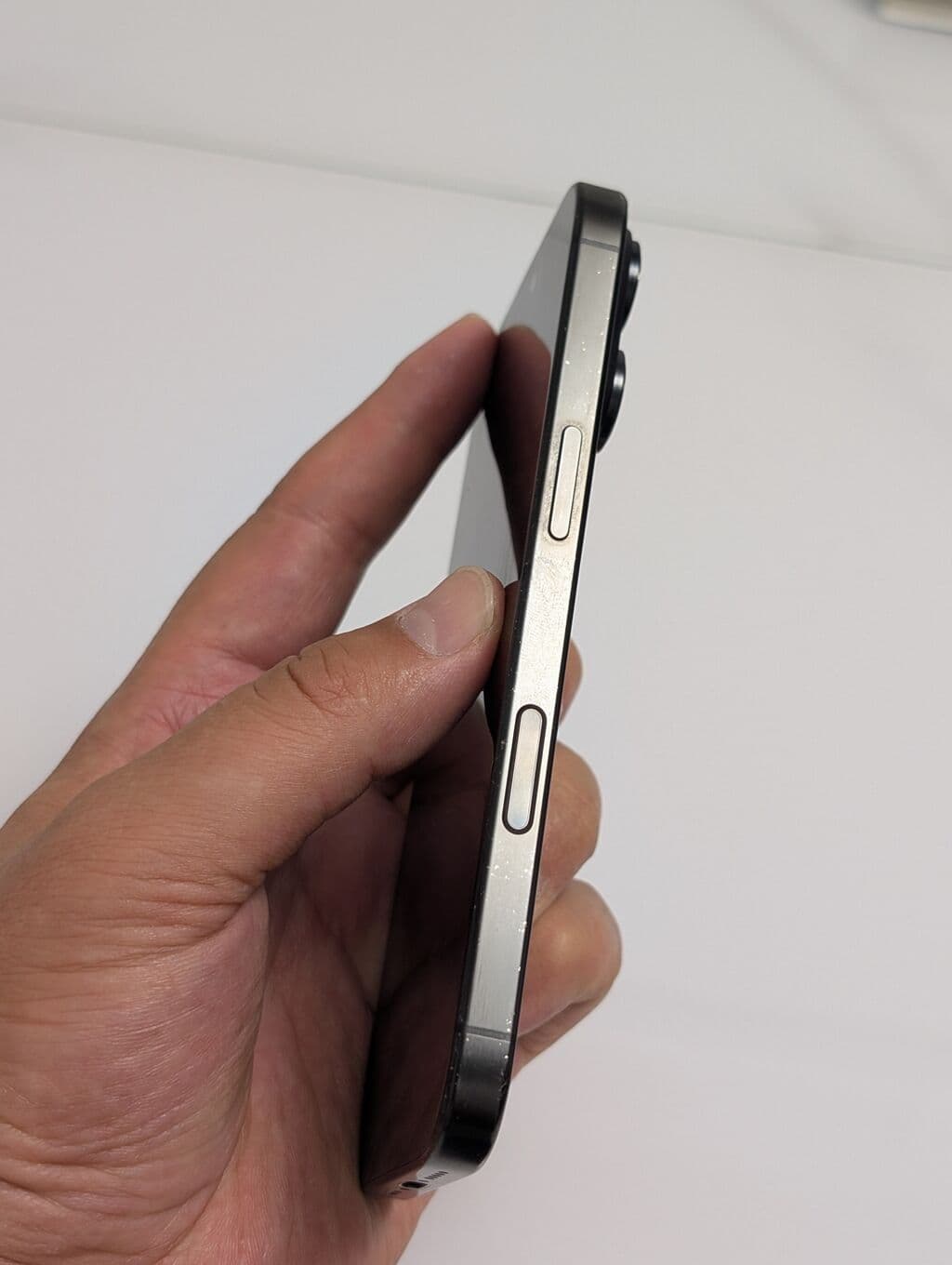 IPhone 16 Pro, Б/у, 512 ГБ, Black Titanium, Защитное стекло, Чехол, 89 % 2 из 10