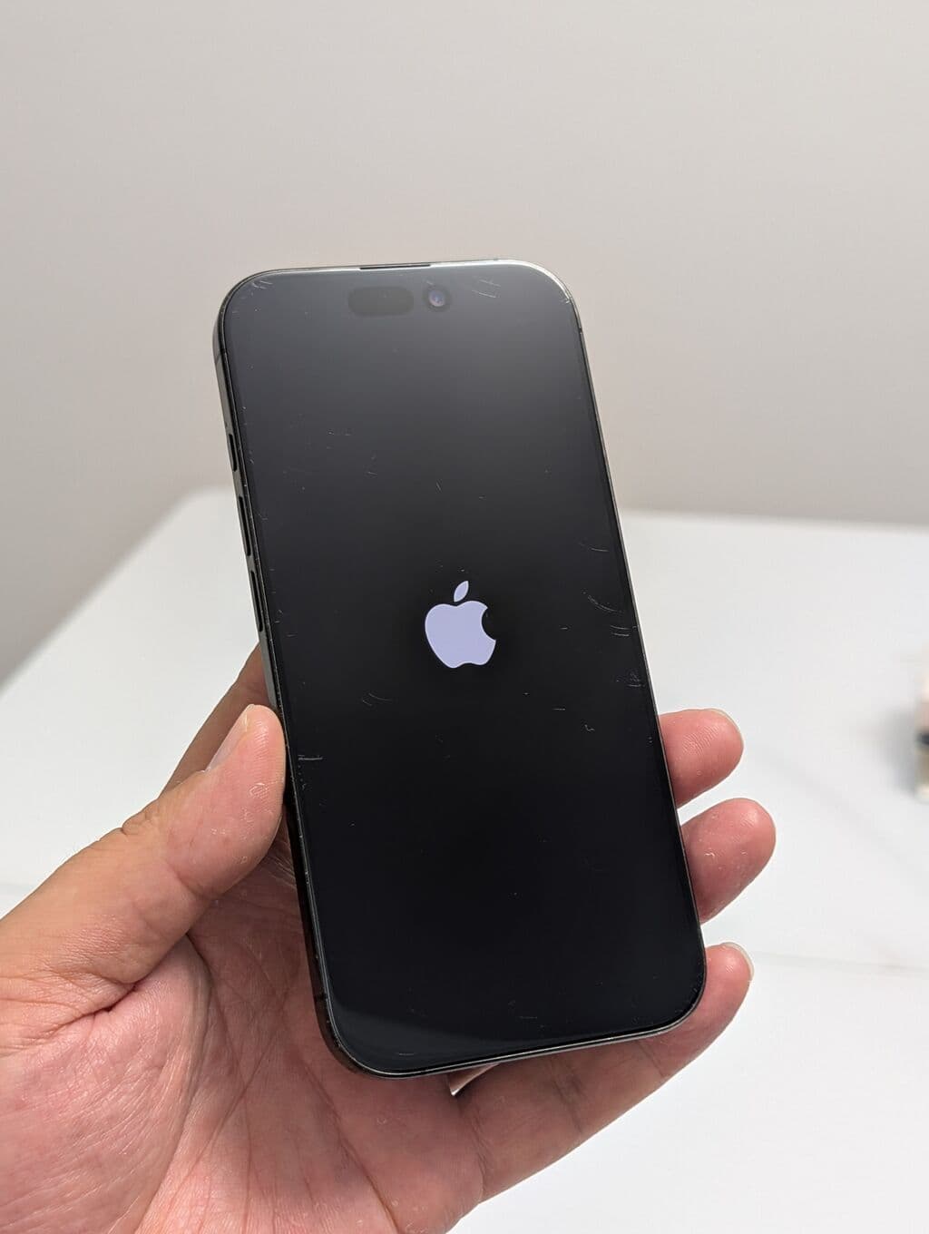 IPhone 16 Pro, Б/у, 512 ГБ, Black Titanium, Защитное стекло, Чехол, 89 % 7 из 10