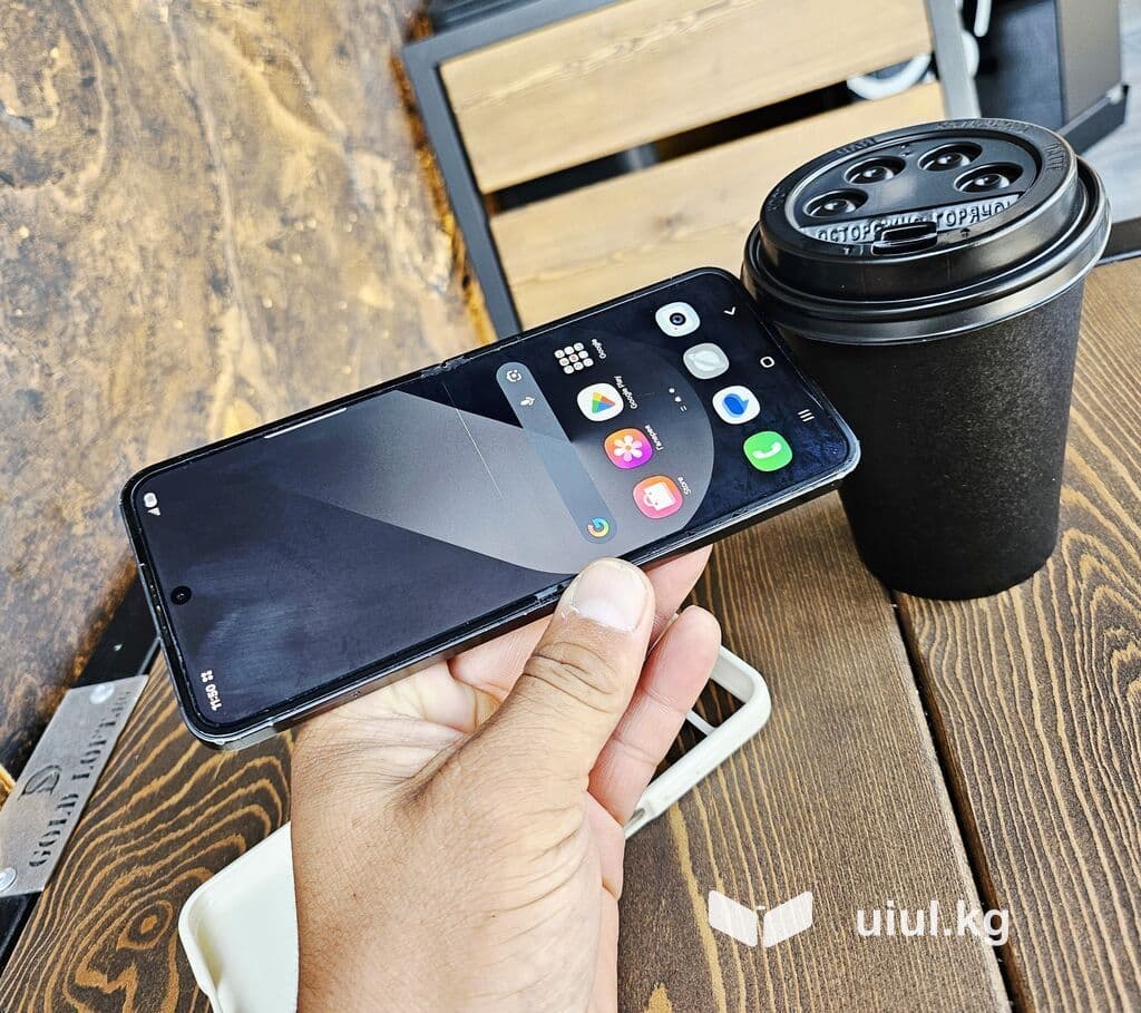 Samsung Galaxy Z Flip6, Б/у, 256 ГБ, цвет - Черный, 1 SIM, 2 SIM, eSIM 5 из 18