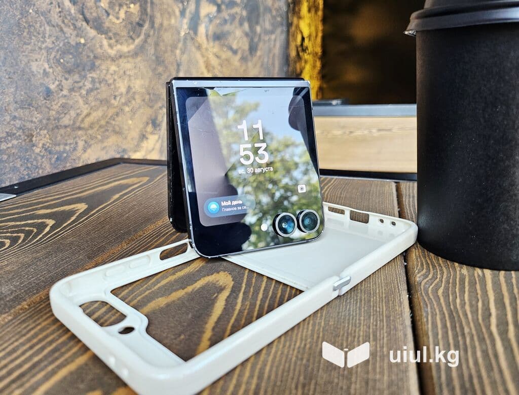 Samsung Galaxy Z Flip6, Б/у, 256 ГБ, цвет - Черный, 1 SIM, 2 SIM, eSIM 7 из 18