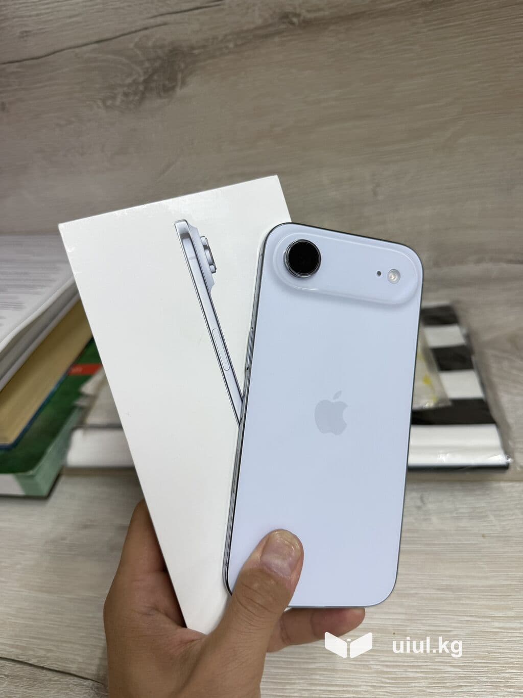 IPhone Air, Новый, Голубой, В рассрочку, 100 % 1 из 3