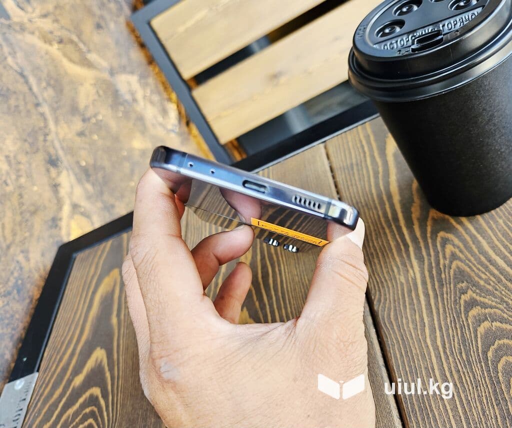 Samsung Galaxy Z Flip 5, Б/у, 256 ГБ, цвет - Черный, 1 SIM, eSIM, 2 SIM 16 из 21