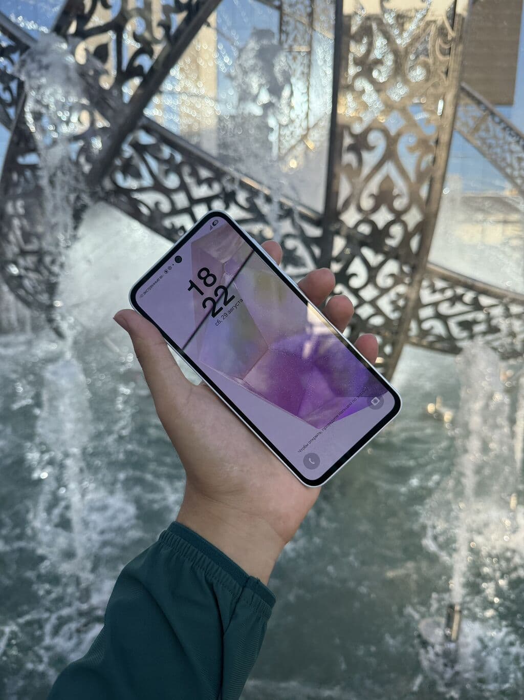 Samsung Galaxy A35 5G, Б/у, 256 ГБ, цвет - Белый, В рассрочку, 2 SIM 2 из 5