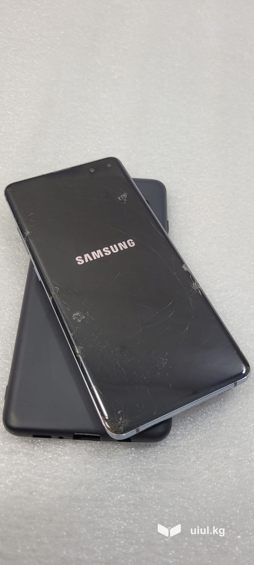 Samsung Galaxy S10 5G, Б/у, 256 ГБ, цвет - Черный, 2 SIM 2 из 14