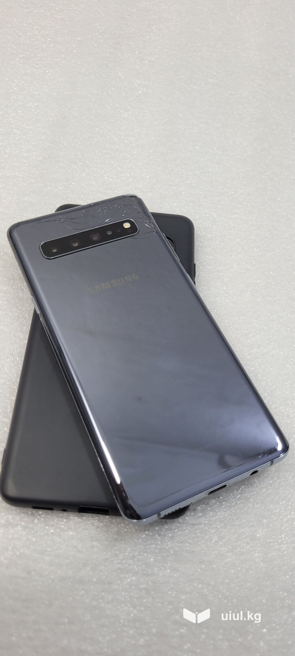 Samsung Galaxy S10 5G, Б/у, 256 ГБ, цвет - Черный, 2 SIM 12 из 14