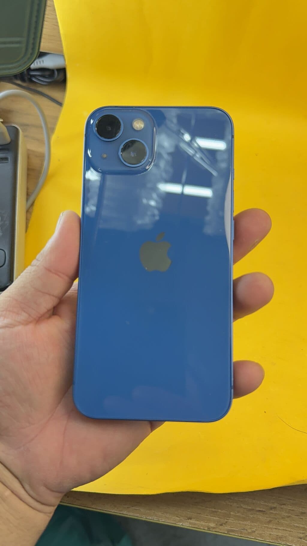 IPhone 13, Б/у, 128 ГБ, 85 % 1 из 13