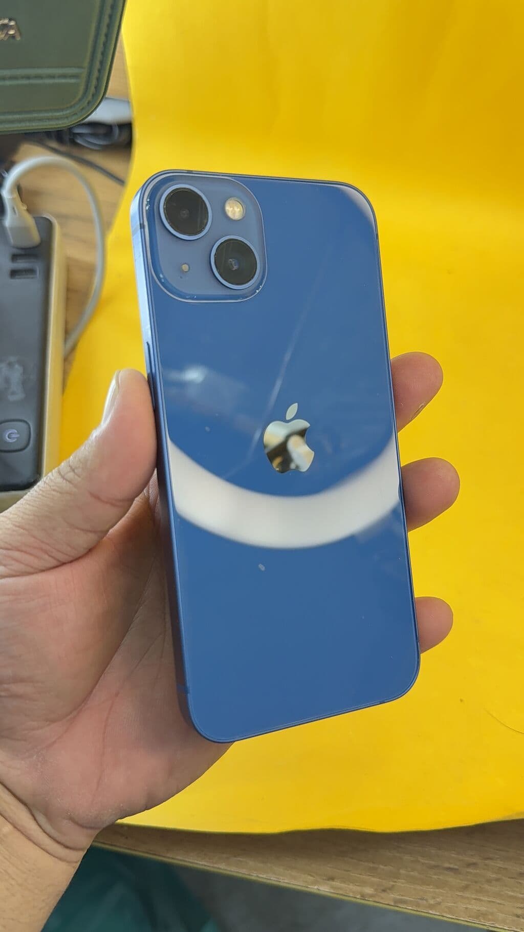 IPhone 13, Б/у, 128 ГБ, 85 % 2 из 13