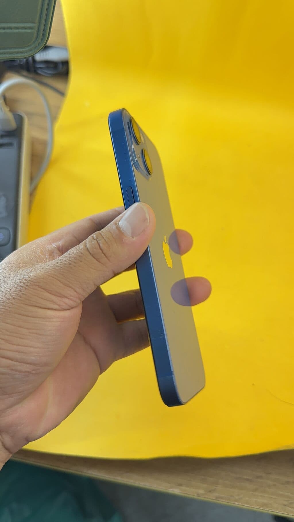 IPhone 13, Б/у, 128 ГБ, 85 % 8 из 13