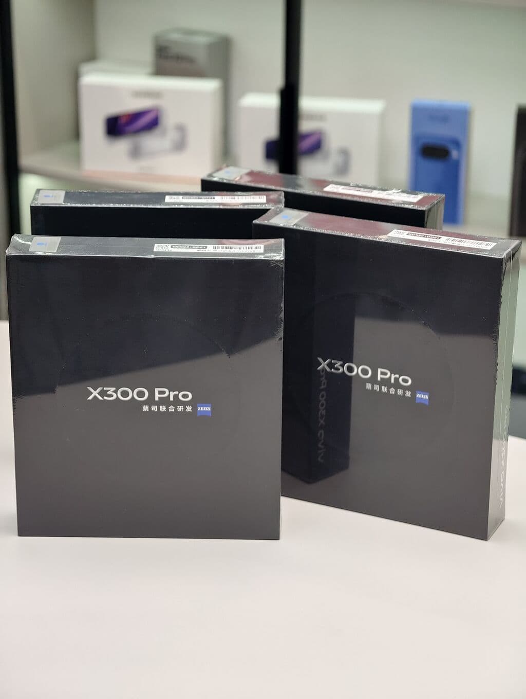 Vivo X300 Pro, Новый, 256 ГБ, цвет - Черный, 2 SIM