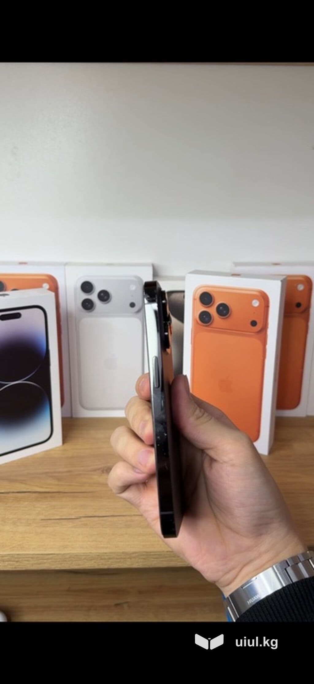 Смартфон iPhone 14 Pro в цвете «Серый космос» с объемом памяти 256 ГБ 3 из 6