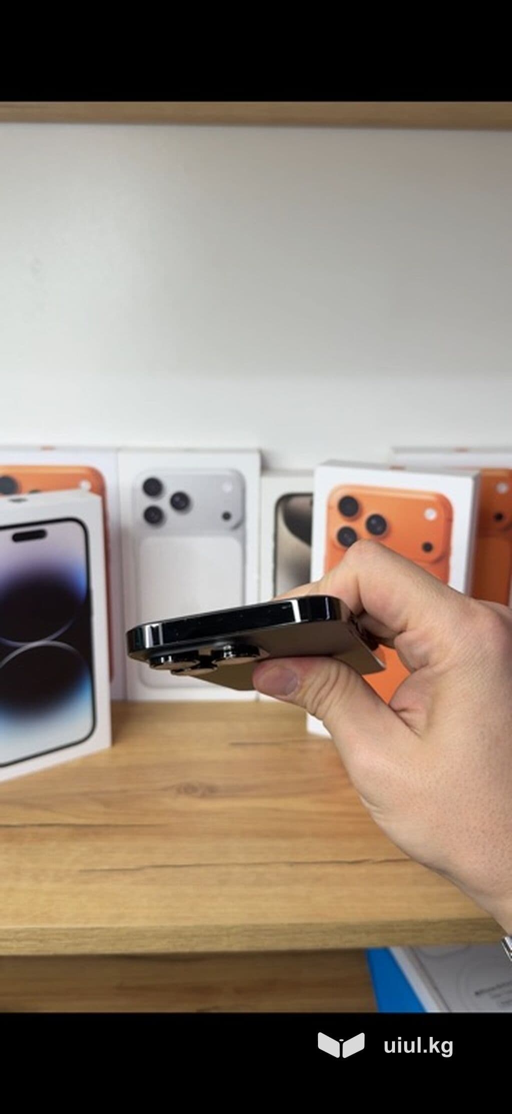 Смартфон iPhone 14 Pro в цвете «Серый космос» с объемом памяти 256 ГБ 4 из 6