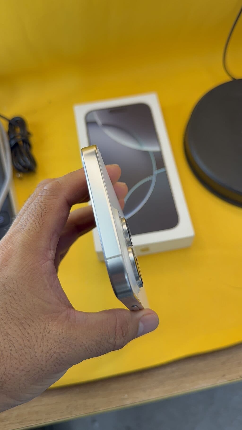 IPhone 16 Pro Max, Б/у, 256 ГБ, Коробка, 92 % 6 из 13