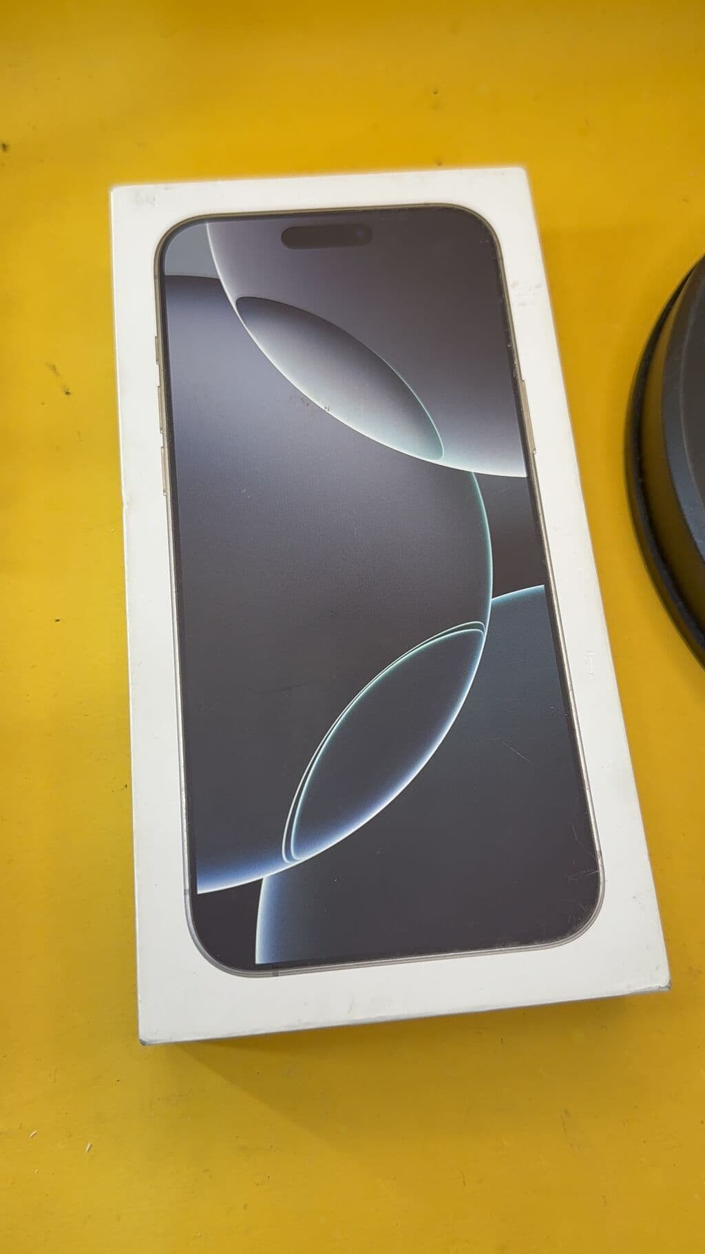 IPhone 16 Pro Max, Б/у, 256 ГБ, Коробка, 92 % 8 из 13
