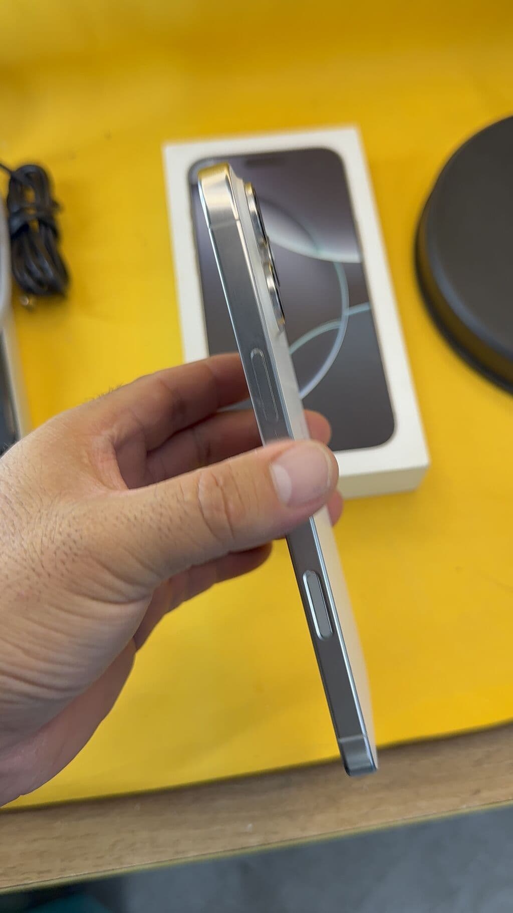 IPhone 16 Pro Max, Б/у, 256 ГБ, Коробка, 92 % 9 из 13