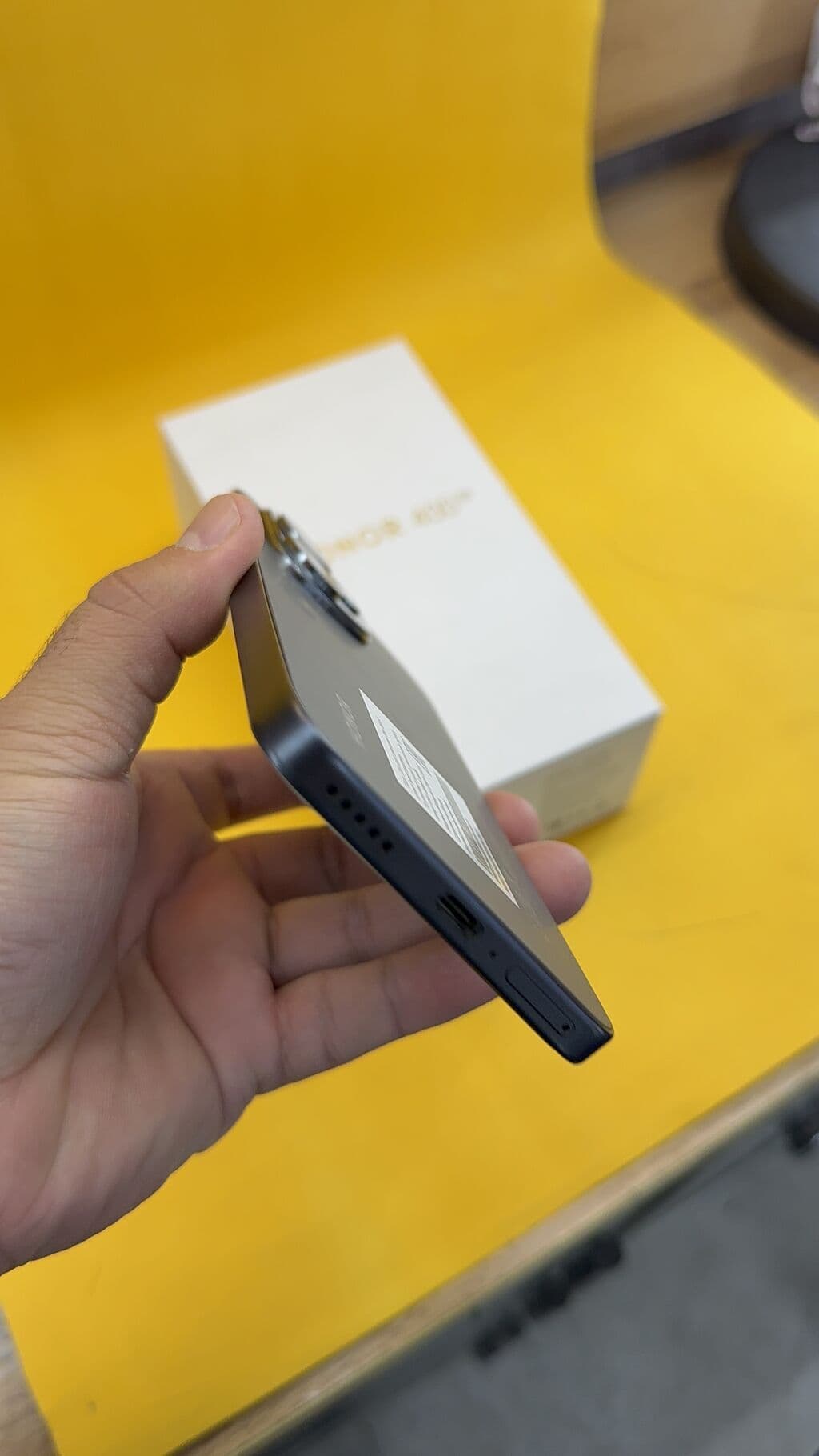 Honor 400, Б/у, 256 ГБ, 2 SIM 12 из 16