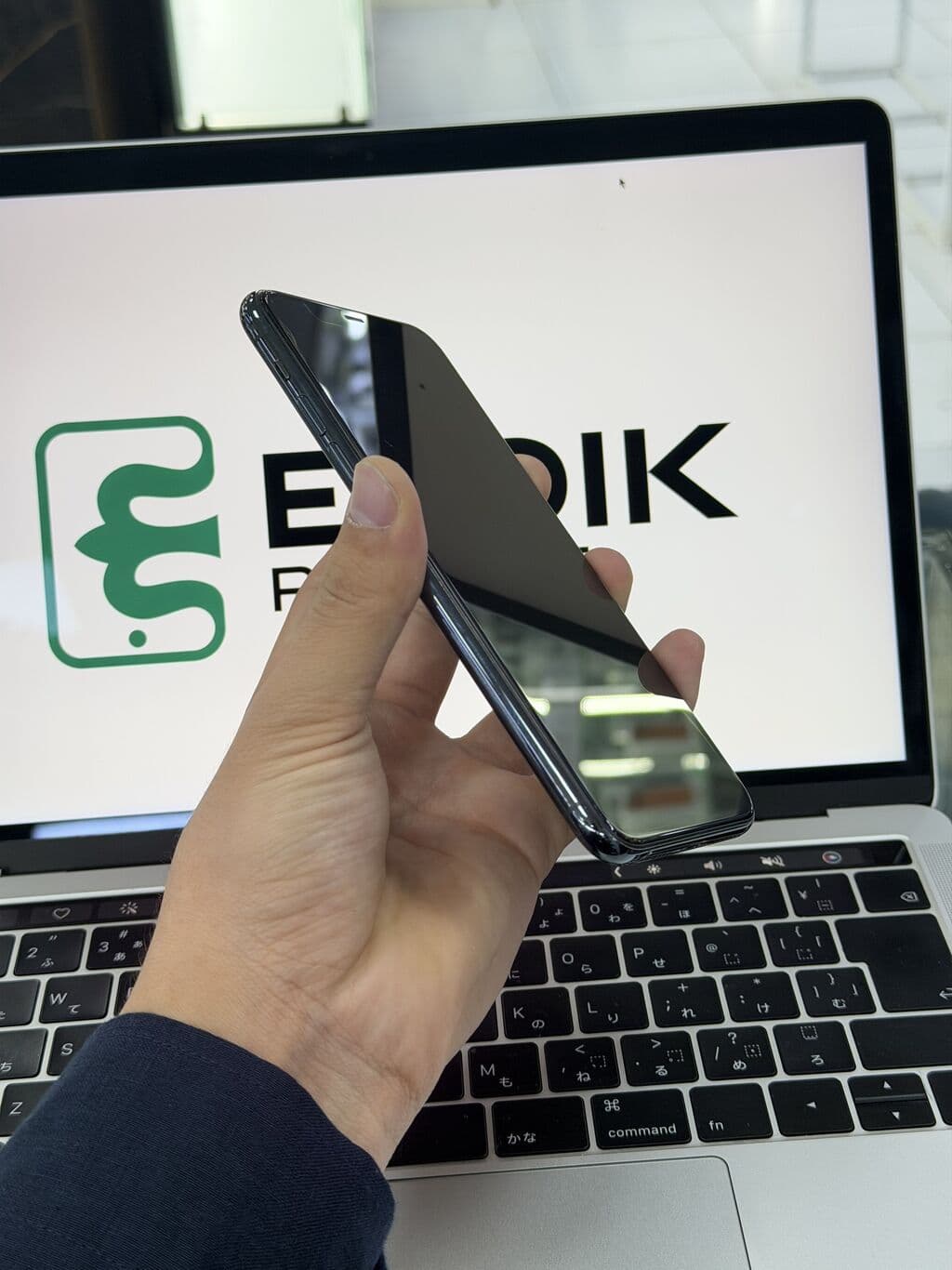 IPhone 11 Pro Max, Б/у, 256 ГБ, Зеленый, Защитное стекло, Чехол, В рассрочку, 100 % 6 из 7