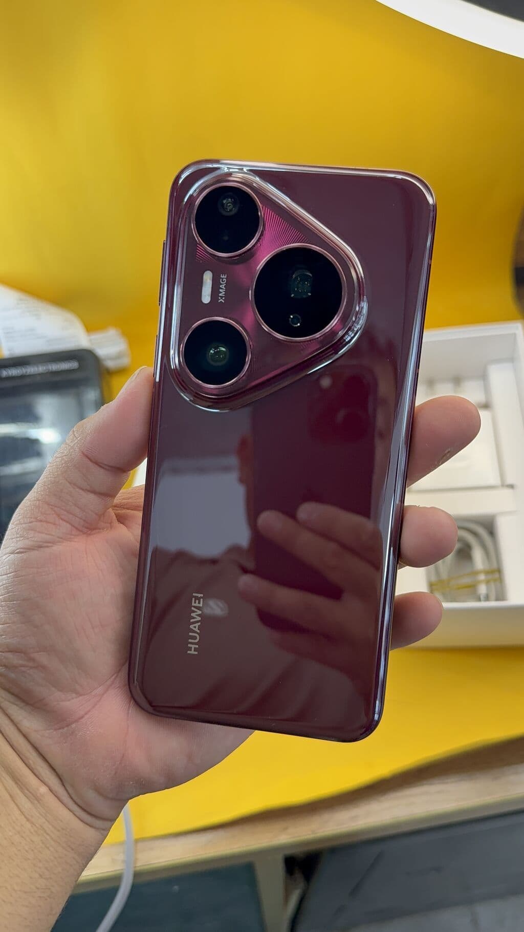 Huawei Pura 70 Ultra, Б/у, 512 ГБ, 2 SIM, eSIM 8 из 12