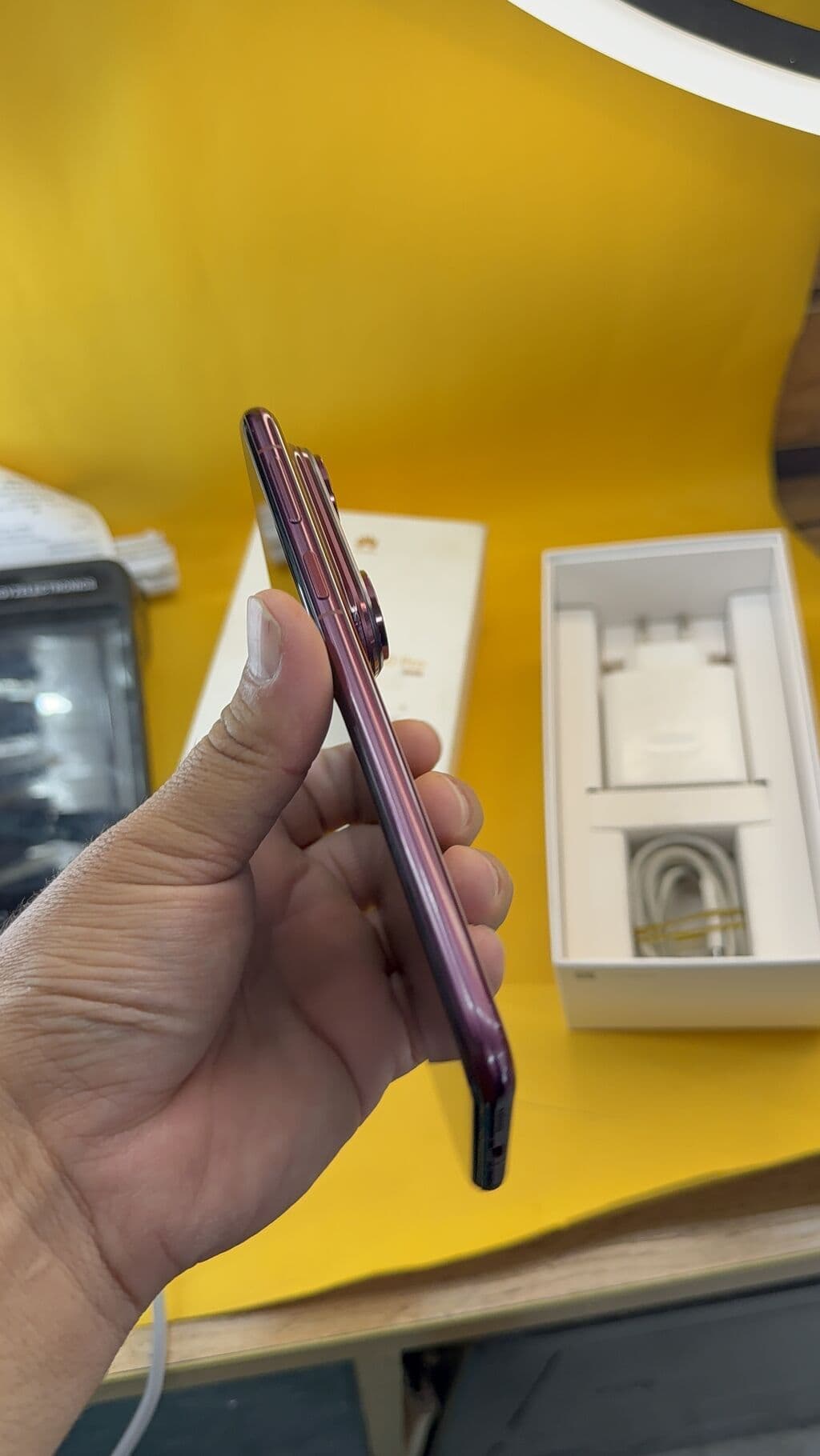 Huawei Pura 70 Ultra, Б/у, 512 ГБ, 2 SIM, eSIM 9 из 12