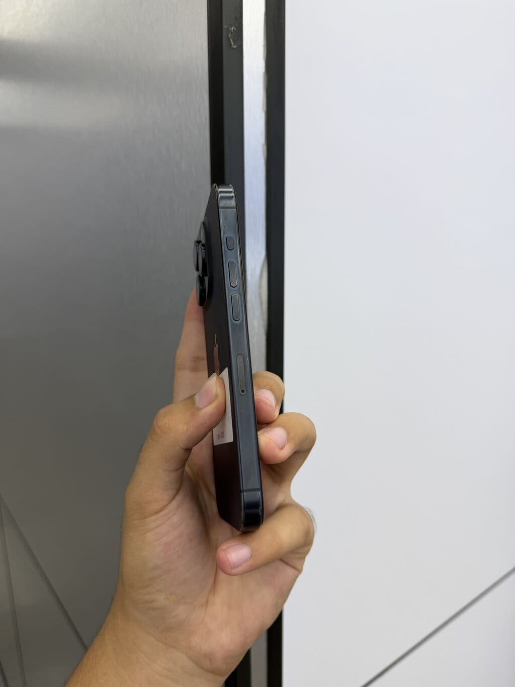 IPhone 15 Pro, Б/у, 256 ГБ, Blue Titanium, Защитное стекло, В рассрочку, 87 % 4 из 5