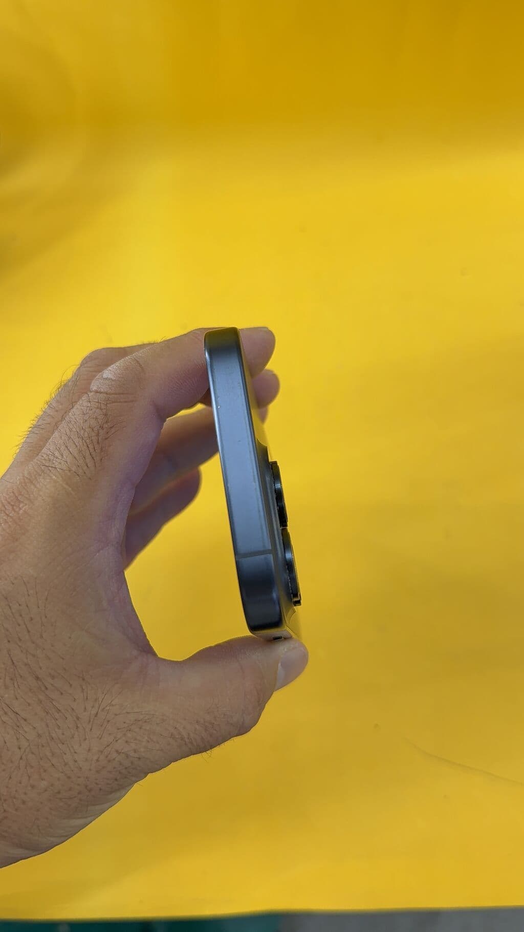 IPhone 15 Pro, Б/у, 512 ГБ, 85 % 2 из 12
