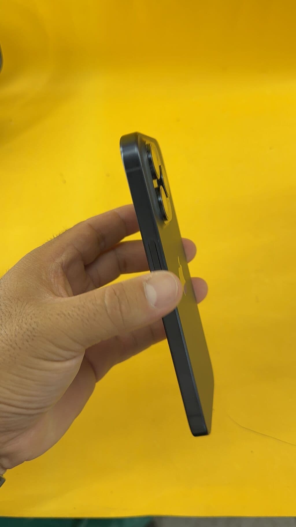 IPhone 15 Pro, Б/у, 512 ГБ, 85 % 7 из 12