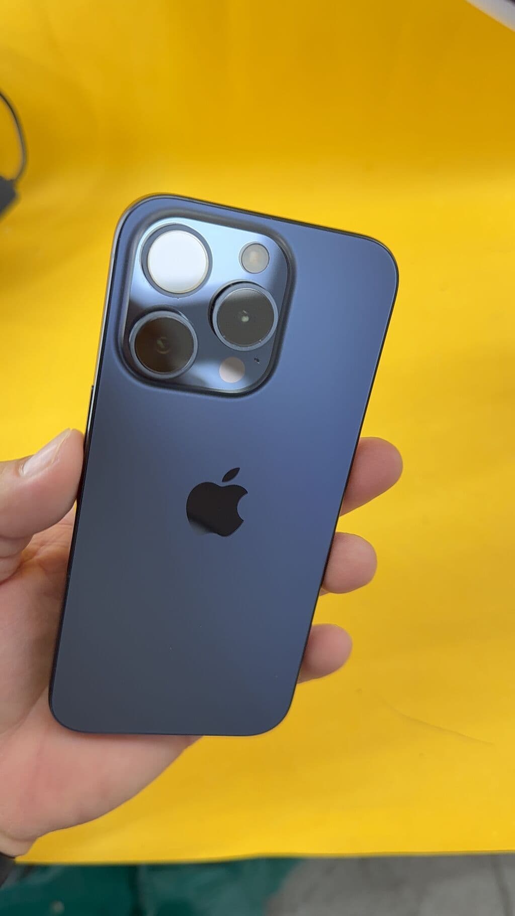 IPhone 15 Pro, Б/у, 512 ГБ, 85 % 9 из 12