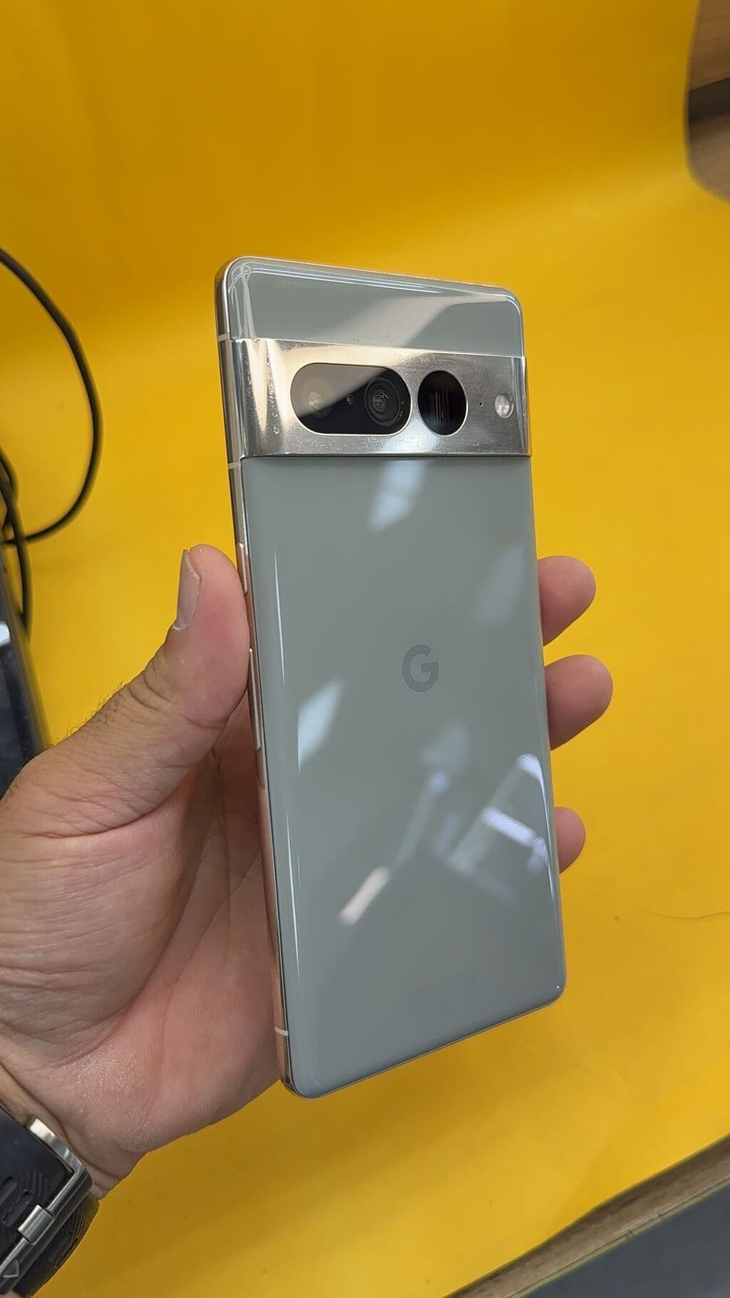 Google Pixel 7 Pro, Б/у, 256 ГБ, 1 SIM, eSIM 2 из 13